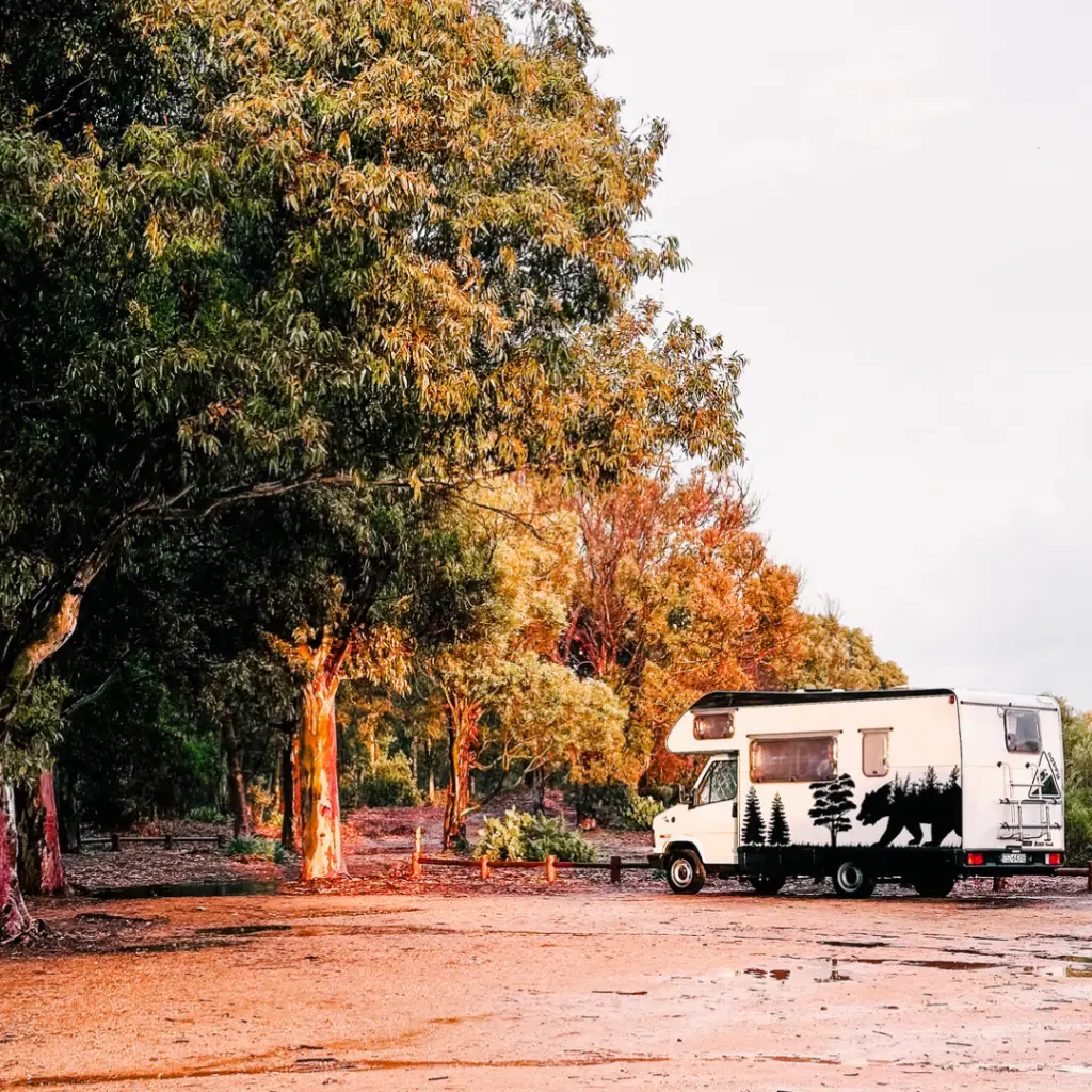 Wild Camping in Spain & Portugal Vanlife Campervan Camping in Spain Fiat Ducato motorhomes caravans parking road signs Authenticiy Sustainability Authentic trail experiences Responsible tourism Explore Huelva Algarve